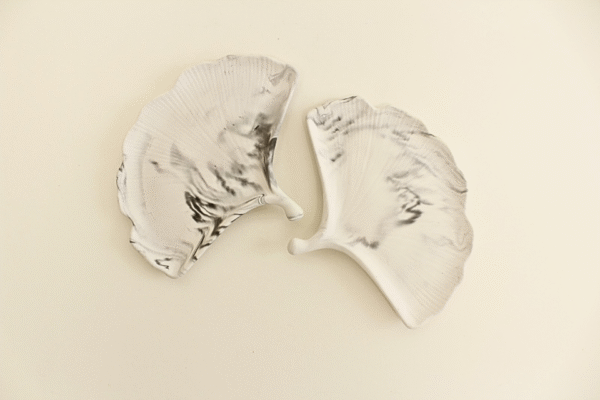 Leaf-shaped Tray - Image 4